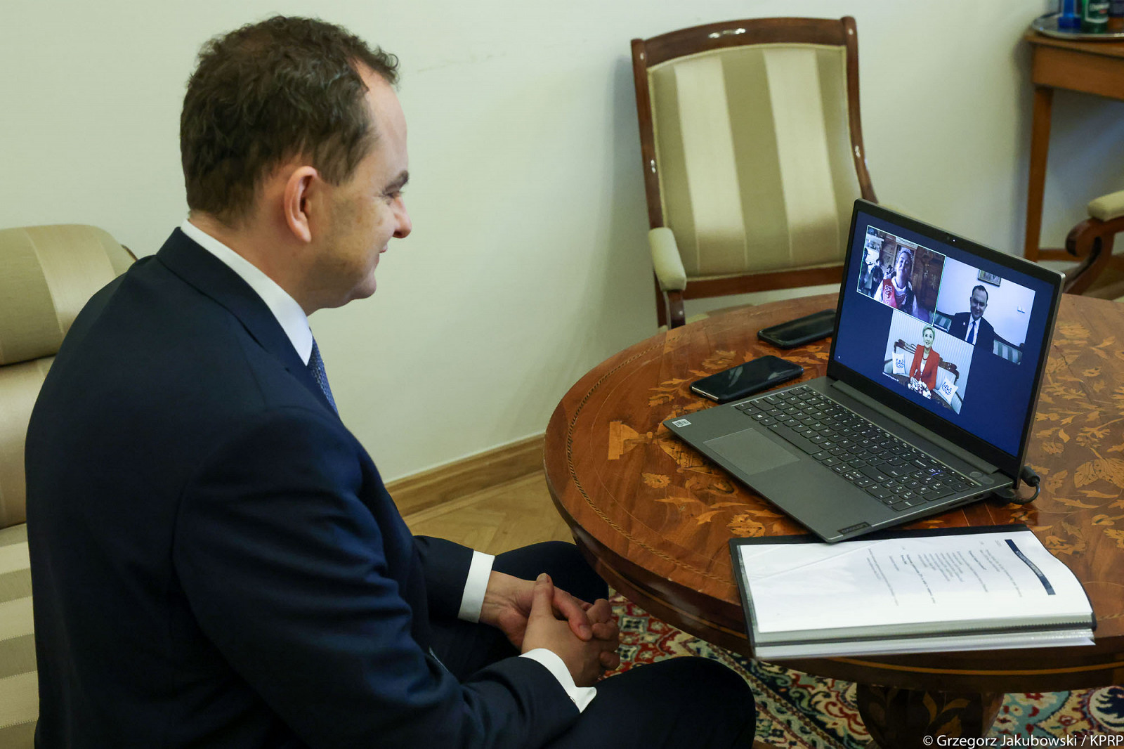Pierwsza Dama w Dniu Polaków i Polonii za Granicą: Łączymy się z Państwem sercem i myślami - zdjęcie w treści artykułu nr 1