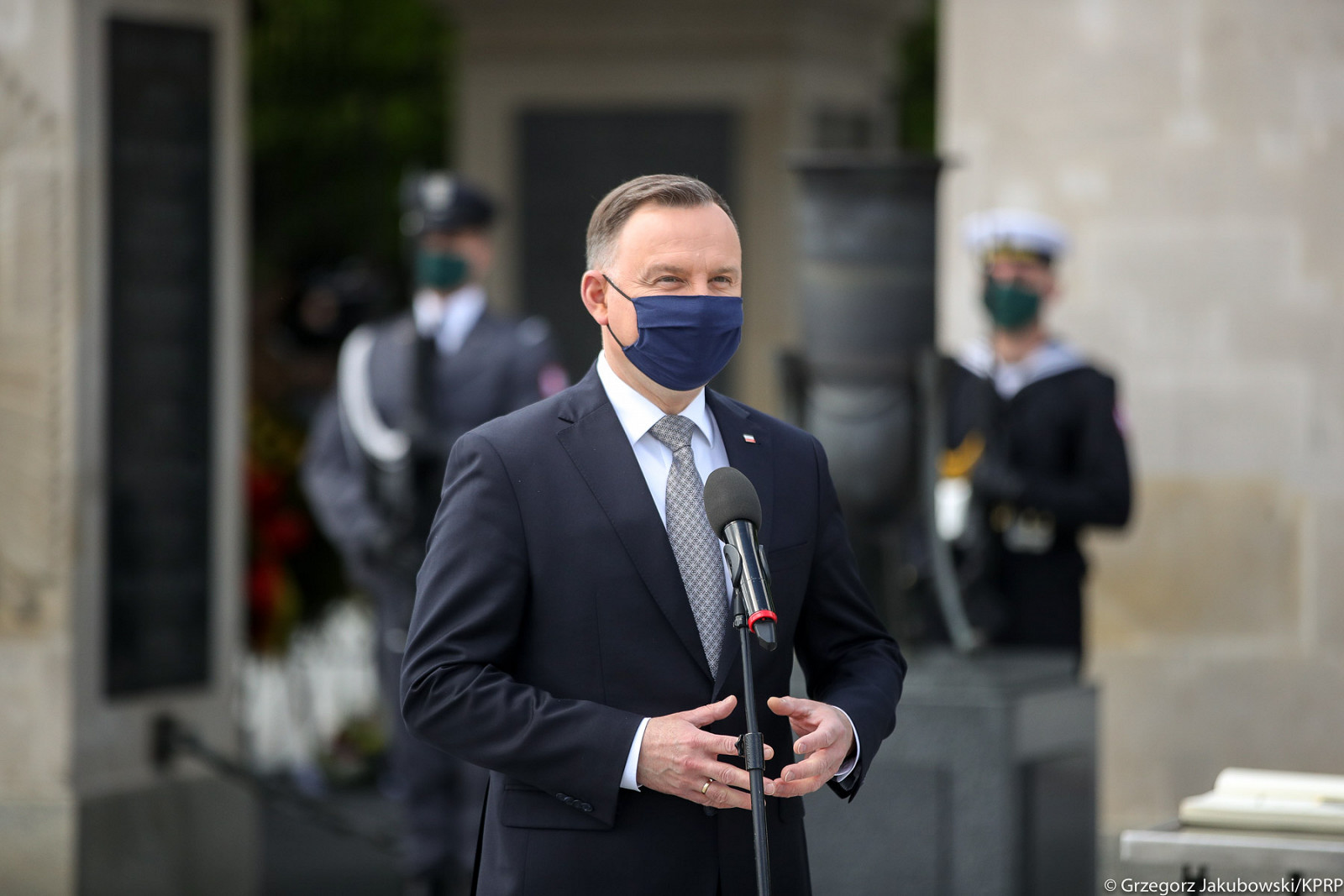 Prezydent: 75-lecie zakończenia II wojny światowej to słodko-gorzka rocznica - zdjęcie w treści artykułu nr 1