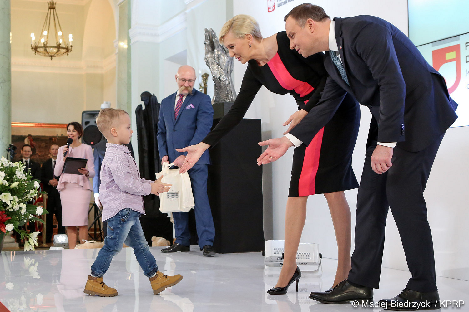 Stypendia dla dzieci poległych lub rannych funkcjonariuszy - zdjęcie w treści artykułu nr 1