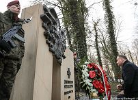 1874182354.jpg