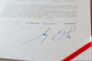 1830835510.jpg