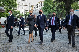 218523735.jpg