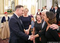 2082095134.jpg