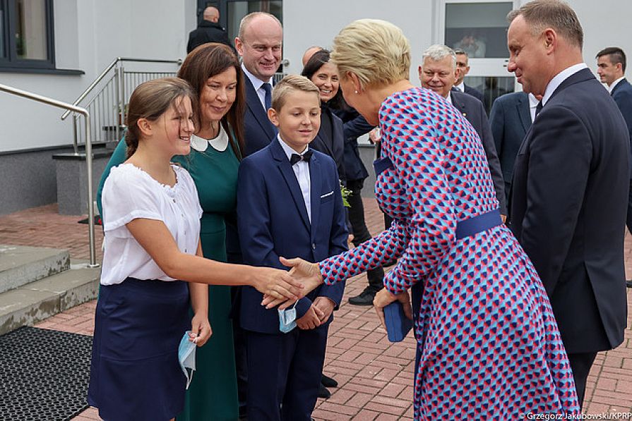 593414760.jpg