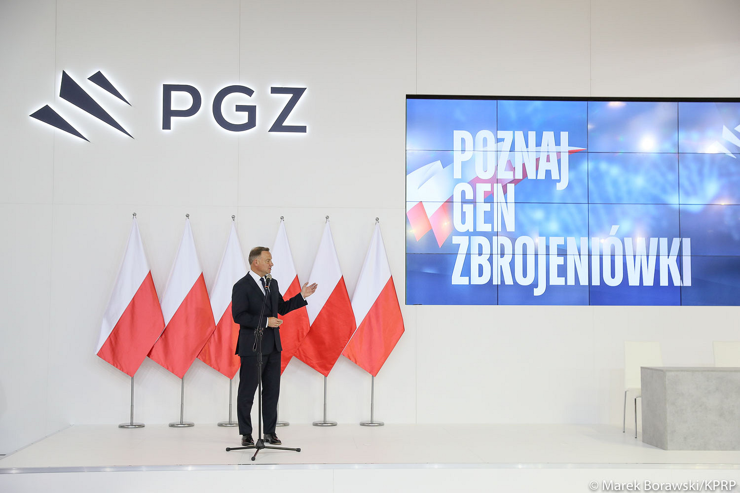 Prezydent odwiedził Międzynarodowy Salon Przemysłu Obronnego - zdjęcie w treści artykułu