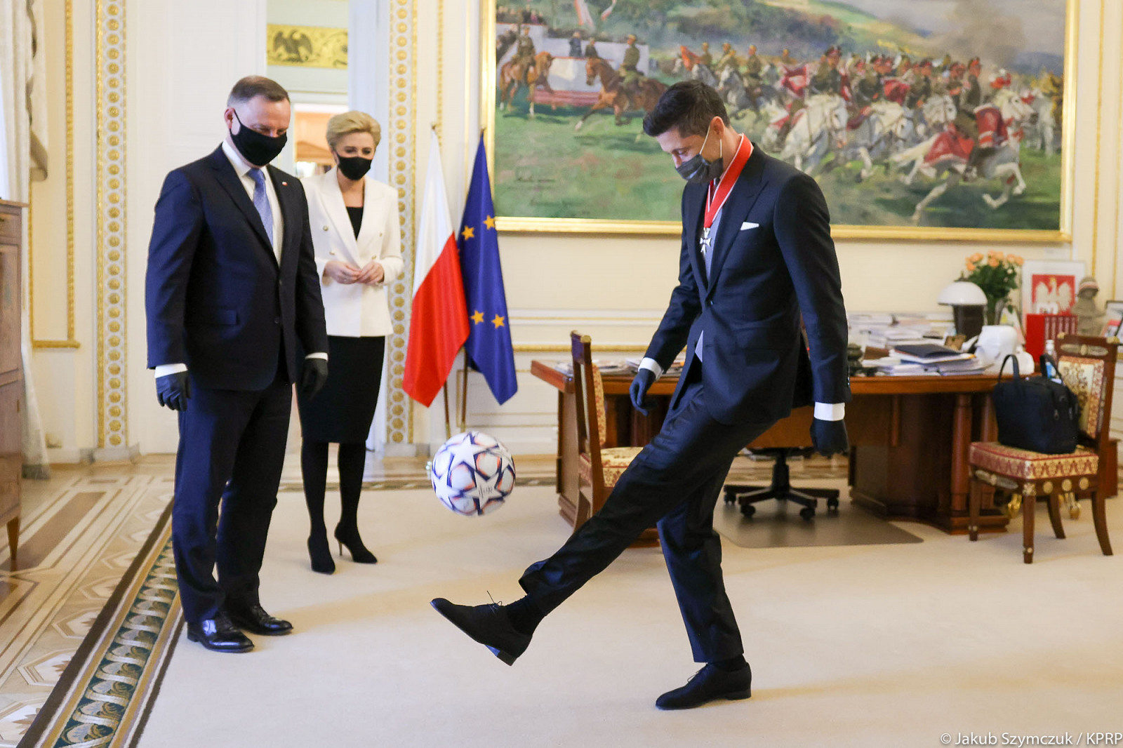 Prezydent odznaczył Roberta Lewandowskiego - zdjęcie w treści artykułu nr 2