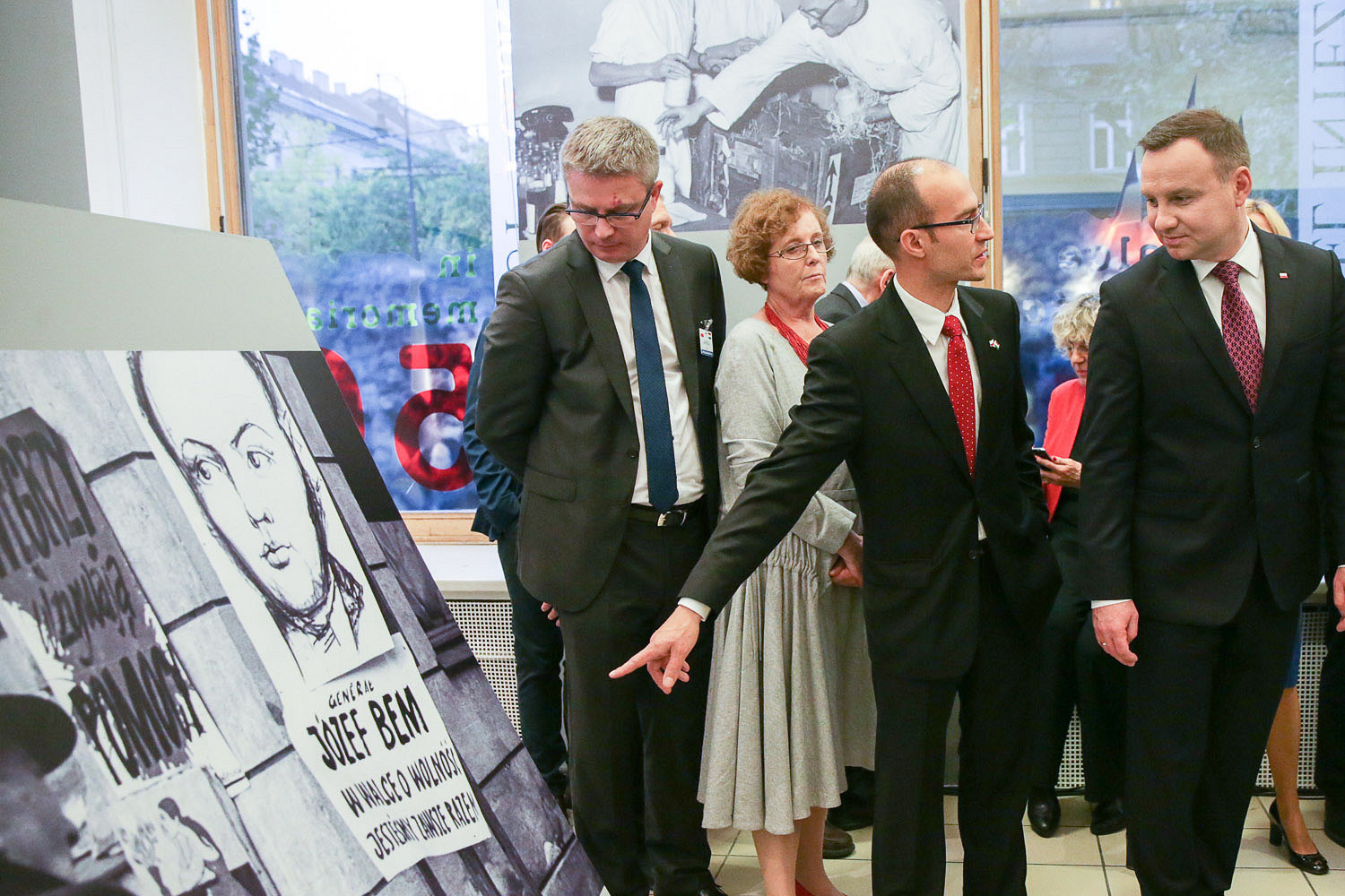 Prezydent w Budapeszcie na obchodach 60. rocznicy Rewolucji Węgierskiej - zdjęcie w treści artykułu nr 14