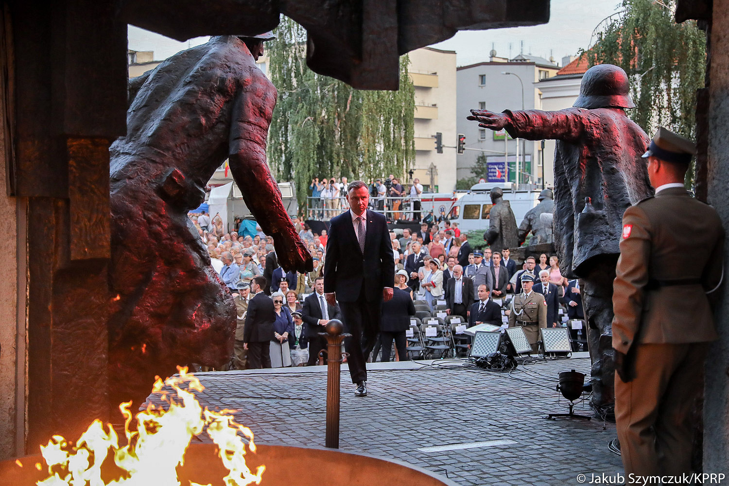 Hołd dla powstańców warszawskich [PL/ENG] - zdjęcie w treści artykułu nr 1