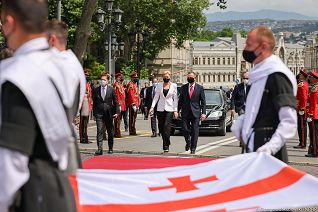 01_para_prezydencka_gruzja_swieto_niepodleglosci_gja_6984.jpg