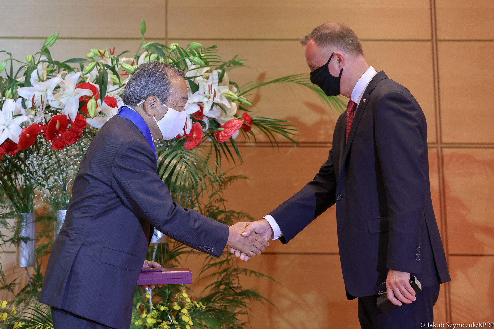 Tokio. Prezydent odznaczył prezesa Toyoty - zdjęcie w treści artykułu nr 1