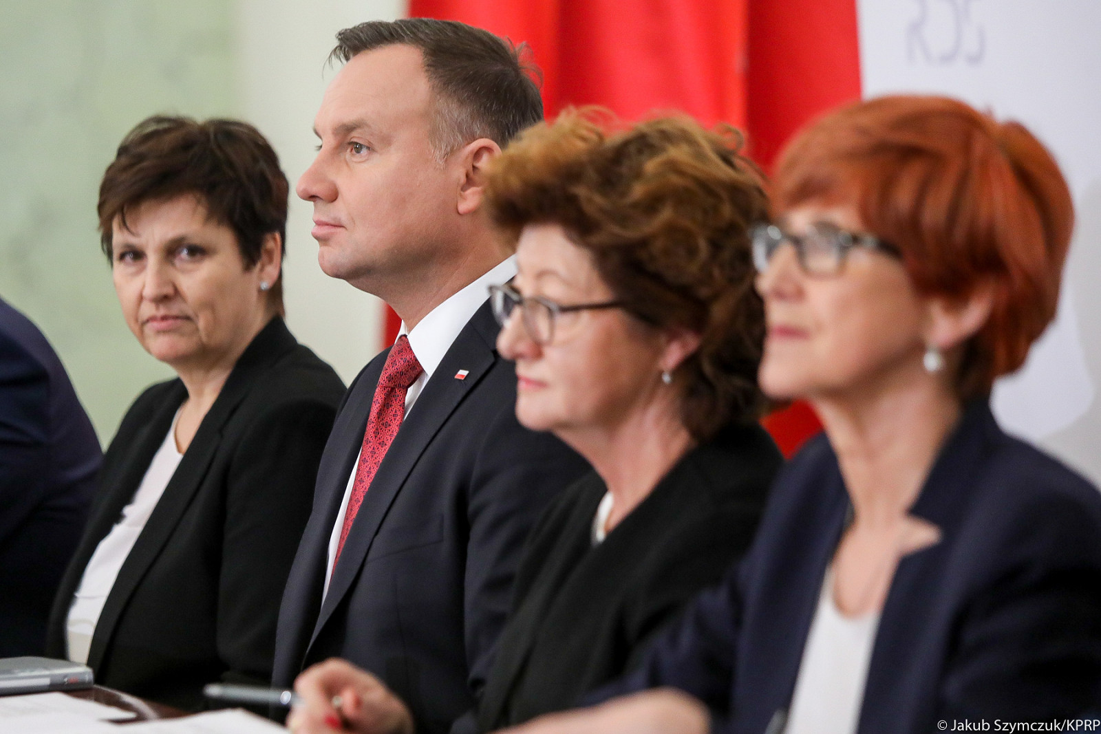 RDS o skutkach wprowadzenia niższego wieku emerytalnego - zdjęcie w treści artykułu nr 1