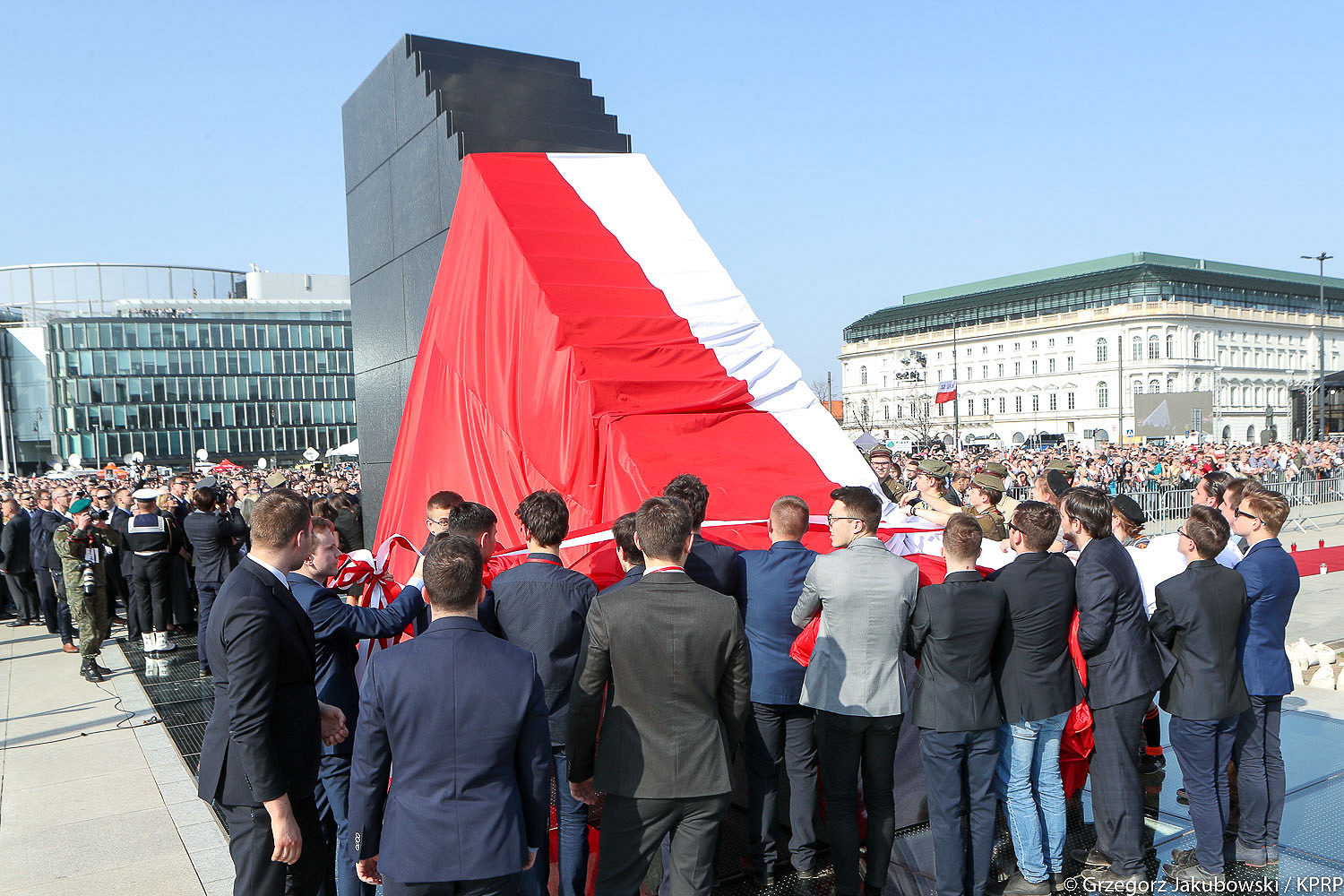 „Pomnik ofiar katastrofy smoleńskiej to symbol naszej wspólnoty” - zdjęcie w treści artykułu