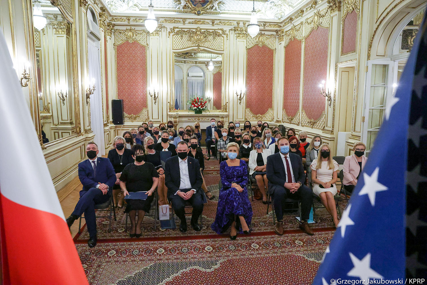 Małżonka Prezydenta wręczyła dyplomy nauczycielom polonijnym - zdjęcie w treści artykułu nr 2