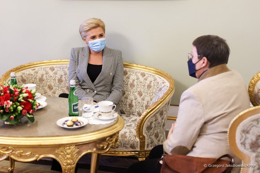 01__Agata_Kornhauser_Duda_Maria_Mach_Krajowy_Fundusz_na_Rzecz_Dzieci_20220117_GJB_9019.jpg