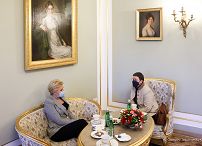 05__Agata_Kornhauser_Duda_Maria_Mach_Krajowy_Fundusz_na_Rzecz_Dzieci_20220117_GJB_9034.jpg