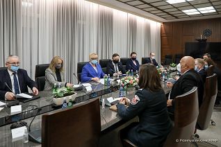 02__Grazyna_Ignaczak_Bandych_Pawel_Szrot_Tadeusz_Koscinski_Minister_Finansow_20220119_PK017721.jpg