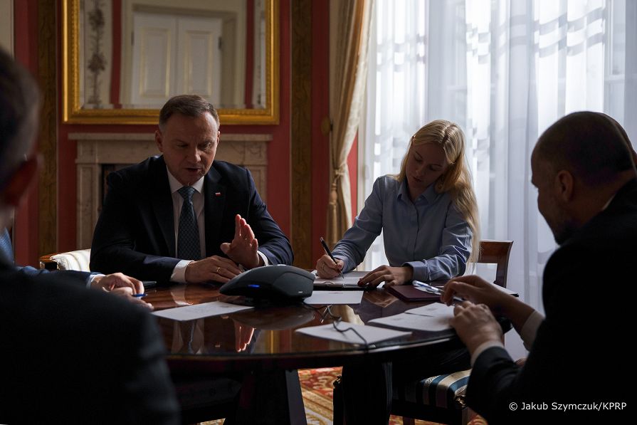 16__Andrzej_Duda_rozmowa_z_Prezydentem_Ukrainy_20221010_JS__2878.jpg