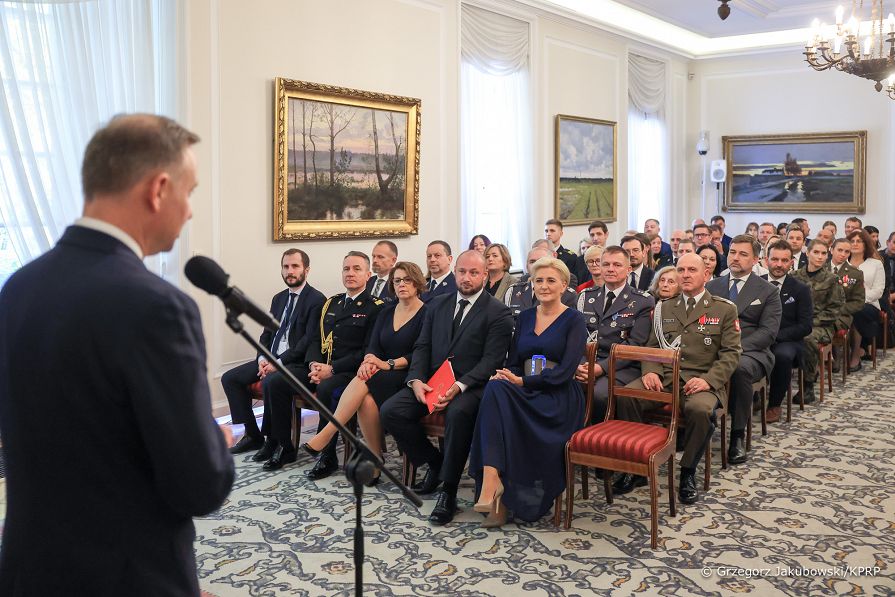 01__Andrzej_Agata_Duda_podopieczni_Fundacji_Dorastaj_z_Nami_20221013_GJA_0215.jpg