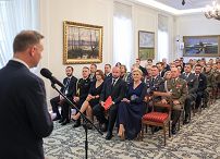 01__Andrzej_Agata_Duda_podopieczni_Fundacji_Dorastaj_z_Nami_20221013_GJA_0215.jpg