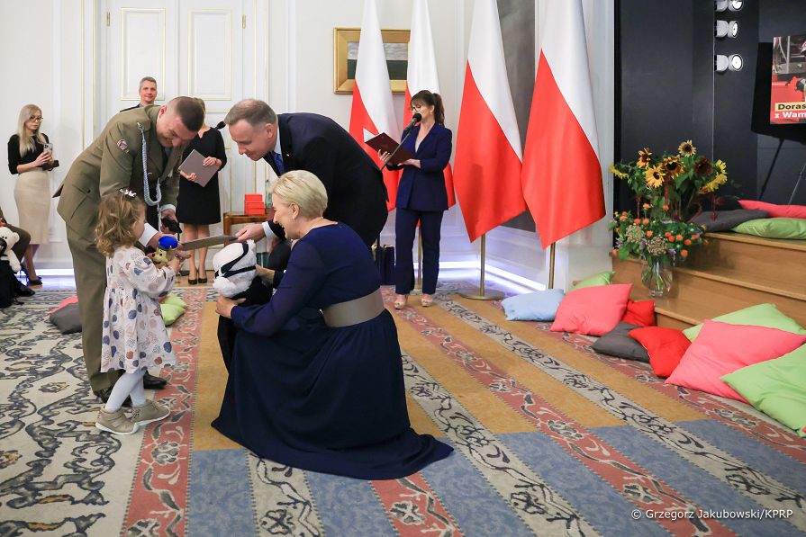 12__Andrzej_Agata_Duda_podopieczni_Fundacji_Dorastaj_z_Nami_20221013_GJA_0531.jpg