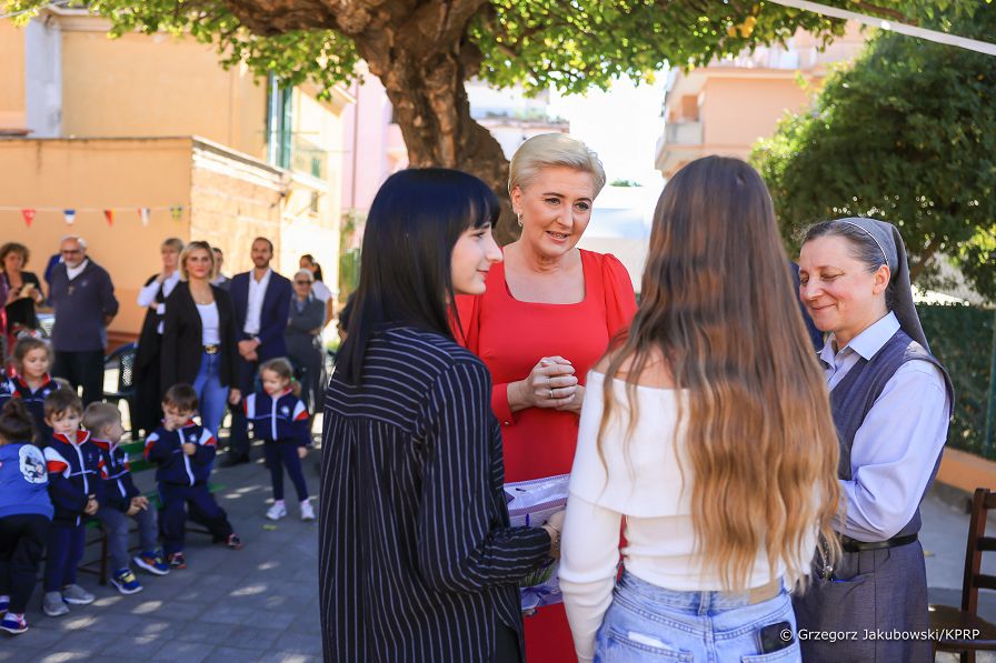 19__Agata_Kornhauser_Duda_szkola_przedszkole_Siostr_Urszulanek_Rzym_20221018_GJA_5281.jpg