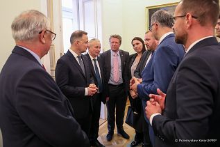 14__Andrzej_Duda_odznaczenia_Polska_Agencja_Inwestycji_Handlu_20221004_PK1_8276.jpg