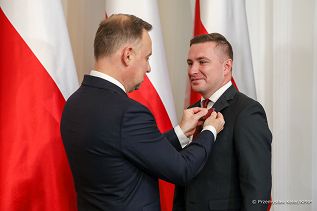 04__Andrzej_Duda_odznaczenia_Polska_Agencja_Inwestycji_Handlu_20221004_PK1_7944.jpg