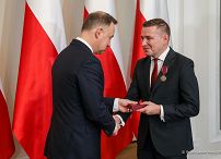06__Andrzej_Duda_odznaczenia_Polska_Agencja_Inwestycji_Handlu_20221004_PK1_7956.jpg