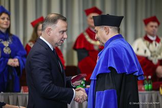 01__Andrzej_Duda_uniwersytet_Ekonominczy_Krakow_20221007_JSZ_9882.jpg