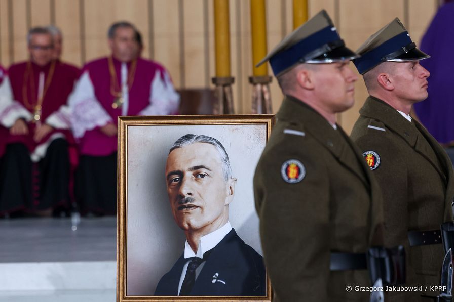 026_Andrzej_Duda_powtorny_pochowek_prezydentow_RP_20221112_GJB_8690.jpg