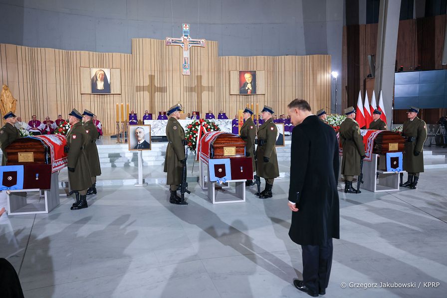 042_Andrzej_Duda_powtorny_pochowek_prezydentow_RP_20221112_GJA_0131.jpg