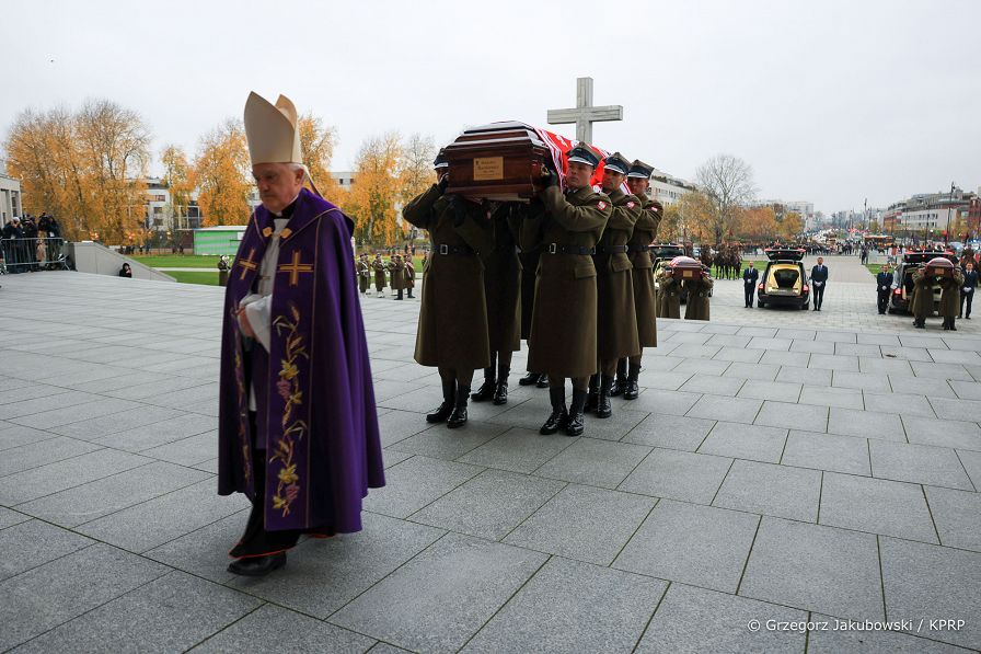 022_Andrzej_Duda_powtorny_pochowek_prezydentow_RP_20221112_GJA_9980.jpg