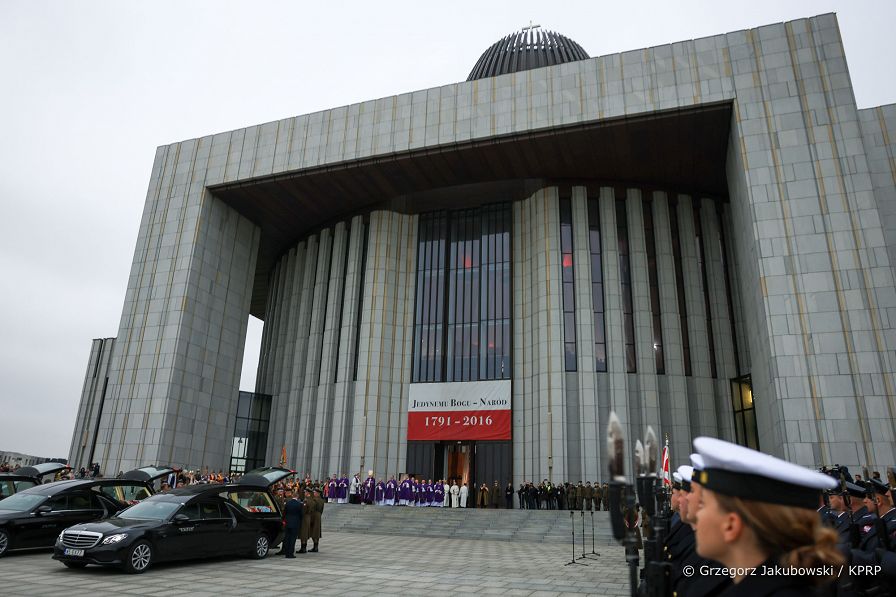 021_Andrzej_Duda_powtorny_pochowek_prezydentow_RP_20221112_GJA_9960.jpg