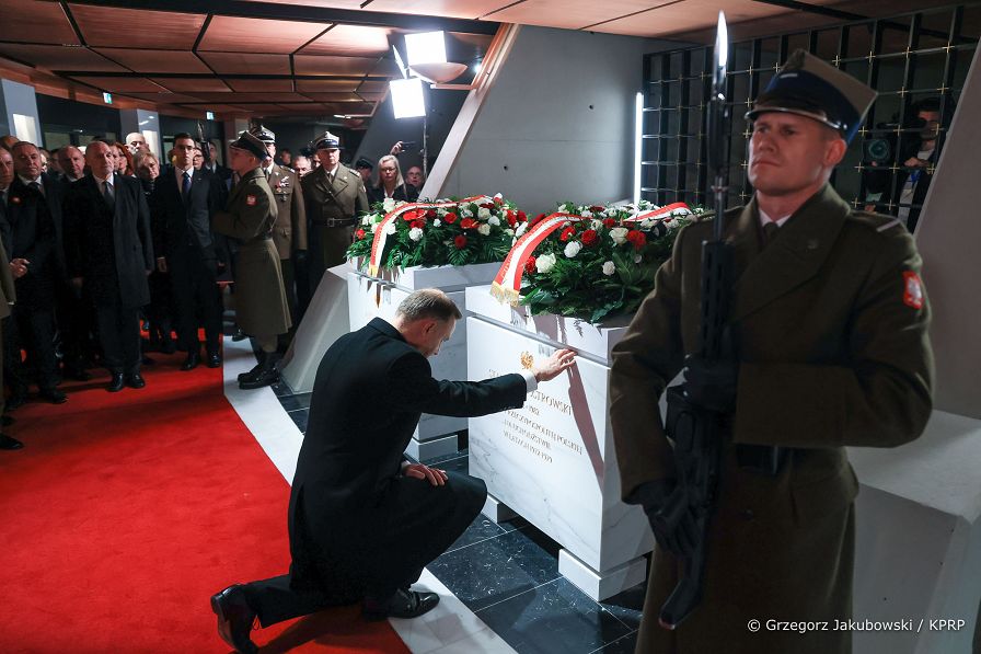 054_Andrzej_Duda_powtorny_pochowek_prezydentow_RP_20221112_GJA_0691.jpg