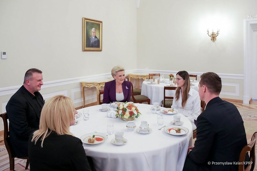 001_20221116_Agata_Kornhauser_Duda_spotkanie_sescioraczki_PK1_2859.jpg