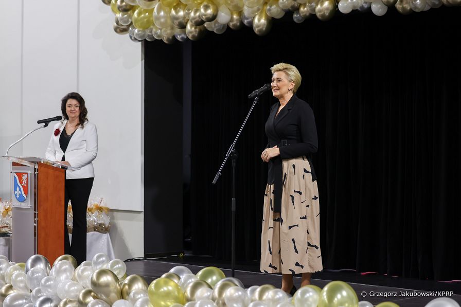 26__Agata_Kornhauser_Duda_otwarcie_zesol_szkol_specjalnych_Debica_20221118_GJB_0491.jpg