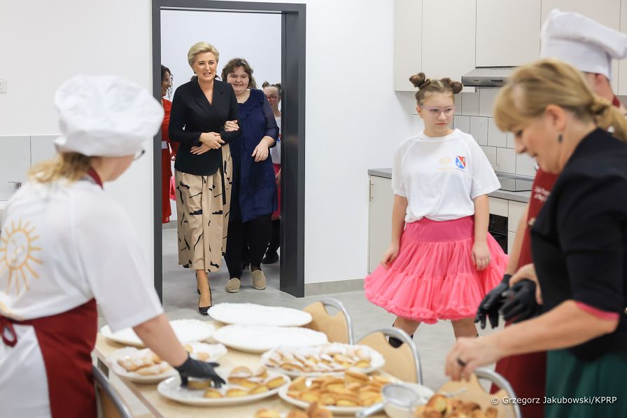 10__Agata_Kornhauser_Duda_otwarcie_zesol_szkol_specjalnych_Debica_20221118_GJA_2258.jpg