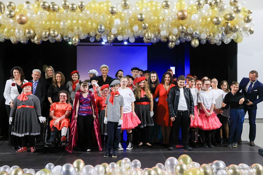 30__Agata_Kornhauser_Duda_otwarcie_zesol_szkol_specjalnych_Debica_20221118_GJA_2840.jpg