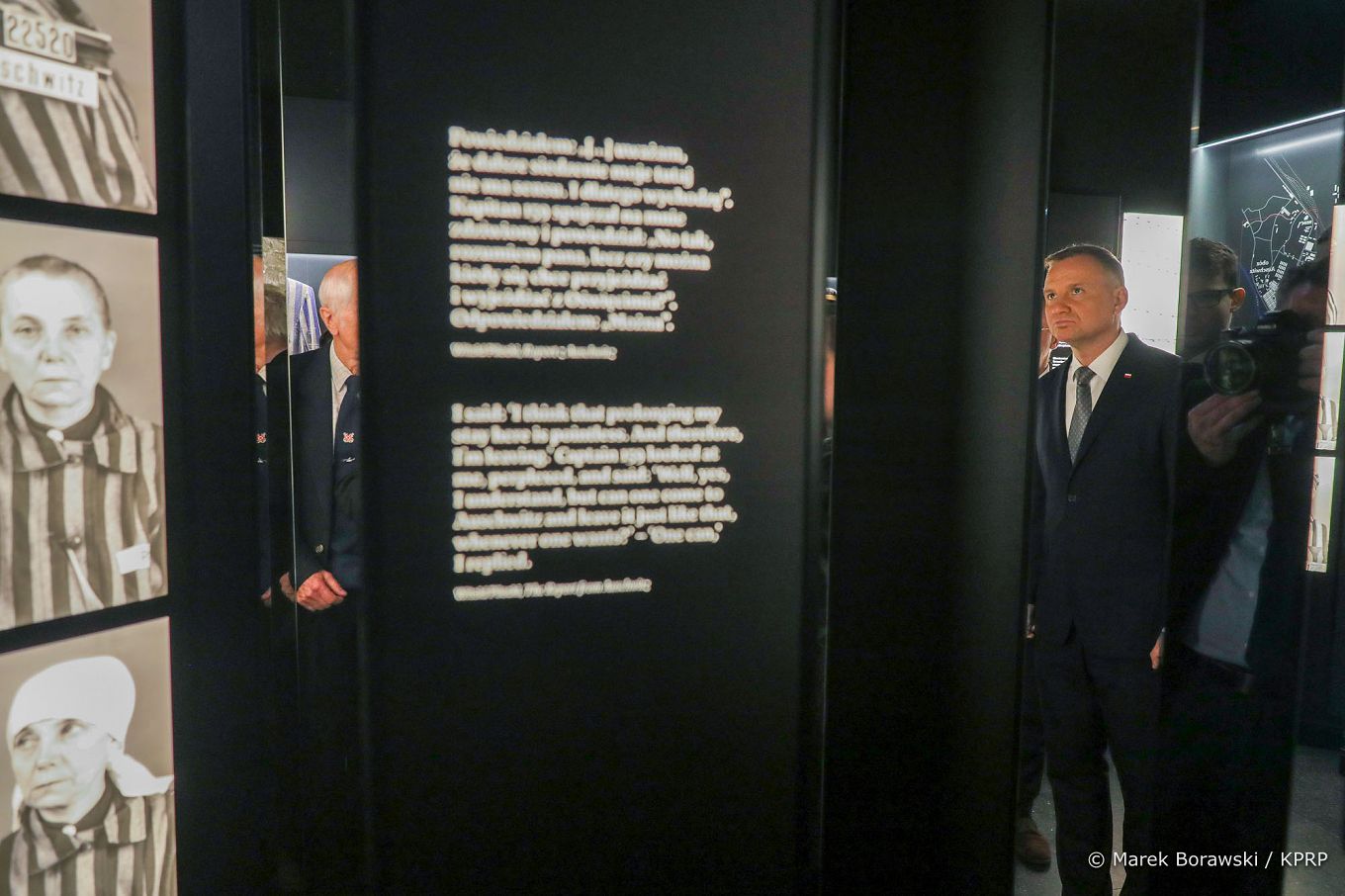 012_Andrzej_Duda_Muzeum_Dom_Rodziny_Pileckich_Ostrow_Mazowiecka_20221102_MB2_0425.jpg