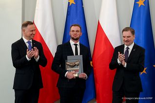 007_20221121_Andrzej_Duda_Pracodawca_Przyjazny_Pracownikom_MB1_9208.jpg