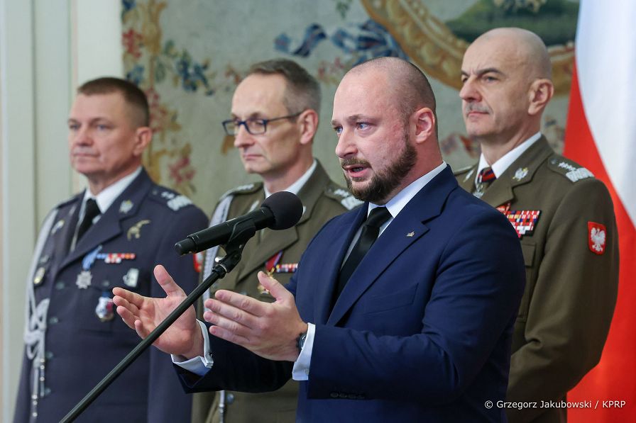 012_Jacek_Siewiera_odznaczenia_BBN_20221124_GJB_1973.jpg