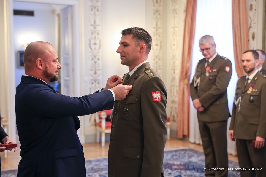009_Jacek_Siewiera_odznaczenia_BBN_20221124_GJA_4153.jpg