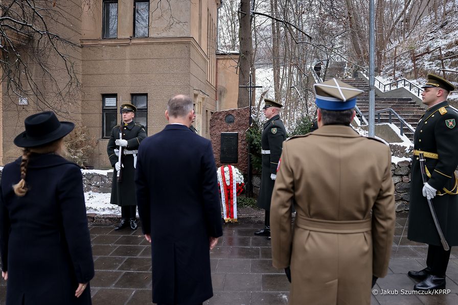001_20221125_Andrzej_Duda_Litwa_Pomnik_ks_Antoniego_Mackiewicza_JSZ_2229.jpg