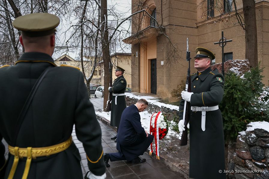 002_20221125_Andrzej_Duda_Litwa_Pomnik_ks_Antoniego_Mackiewicza_JSZ_2235.jpg