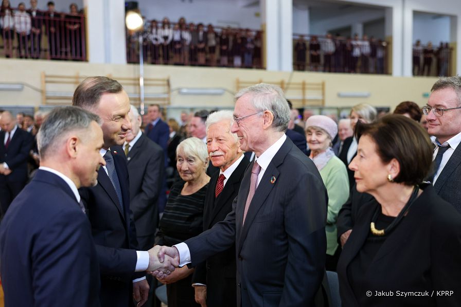001_Andrzej_Duda_Skierbieszow_80_rocznica_wysiedlen_20221127_JSZ_3059.jpg