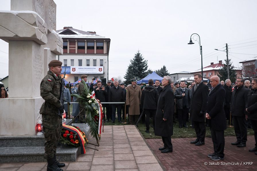 016_Andrzej_Duda_Skierbieszow_80_rocznica_wysiedlen_20221127_JSZ_3496.jpg