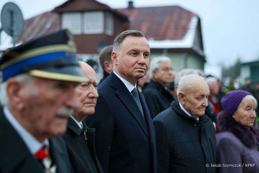 014_Andrzej_Duda_Skierbieszow_80_rocznica_wysiedlen_20221127_JSZ_3409.jpg