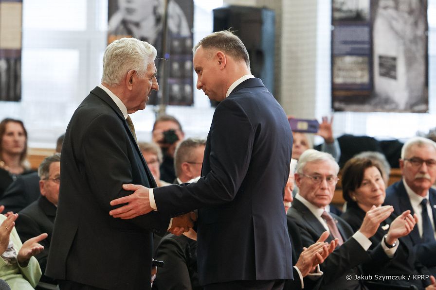 011_Andrzej_Duda_Skierbieszow_80_rocznica_wysiedlen_20221127_JS__1560.jpg