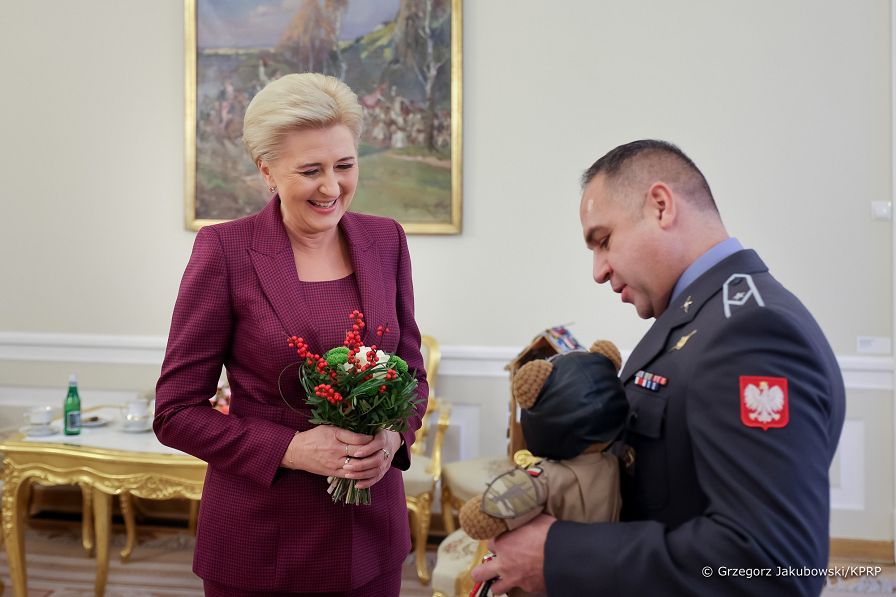 002_20221129_Agata_Kornhauser_Duda_Choroazy_Romaniuk_Mis_Staszek_GJB_3232.jpg
