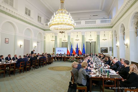 001_Andrzej_Duda_posiedzenie_prezydium_RDS_20221129_JSZ_4237.jpg